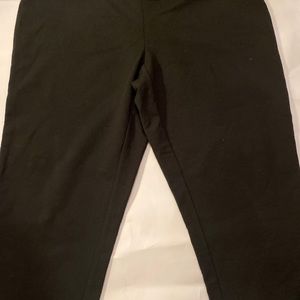 JJill black Capri pants. Size Medium. NWT.